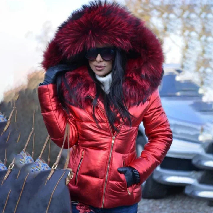 Lune London | fashionable coat with faux fur lining in the hood and collar
