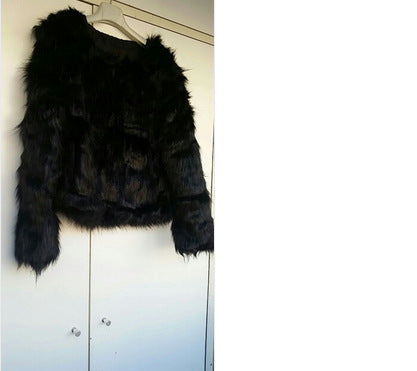 Women's artistic faux fur coat with a soft and luxurious material Lune London