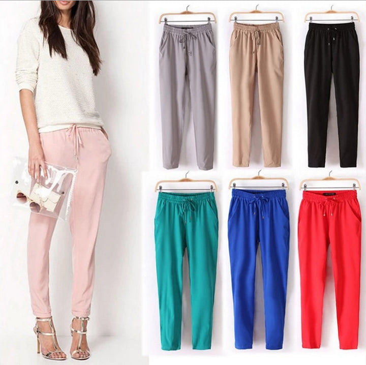 Sporty leisure pants for women with elastic waistband and practical side pockets Lune London