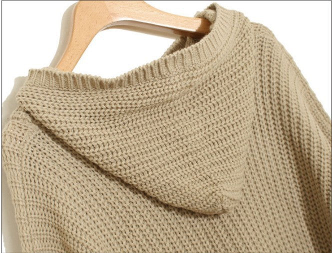 Poncho en tricot épais pour femmes avec des détails à franges et une capuche Chic & Stil