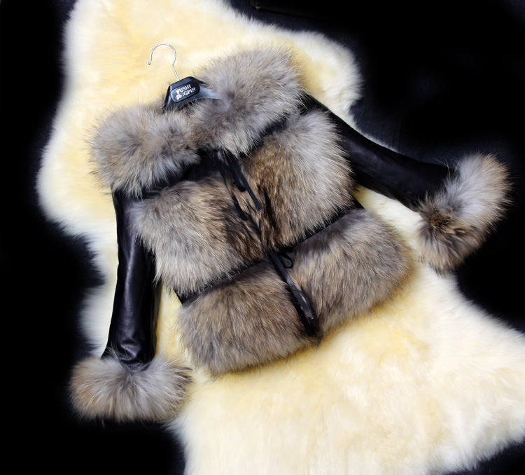 Ladies Elegant Faux Fur Jacket with Fitted Cut and Refined Details Lune London