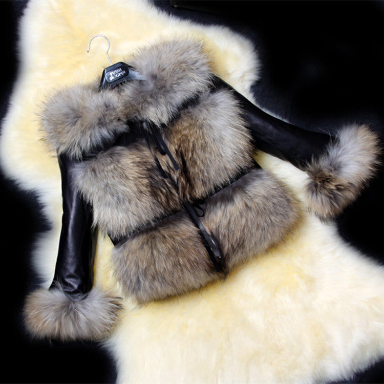 Ladies Elegant Faux Fur Jacket with Fitted Cut and Refined Details Lune London