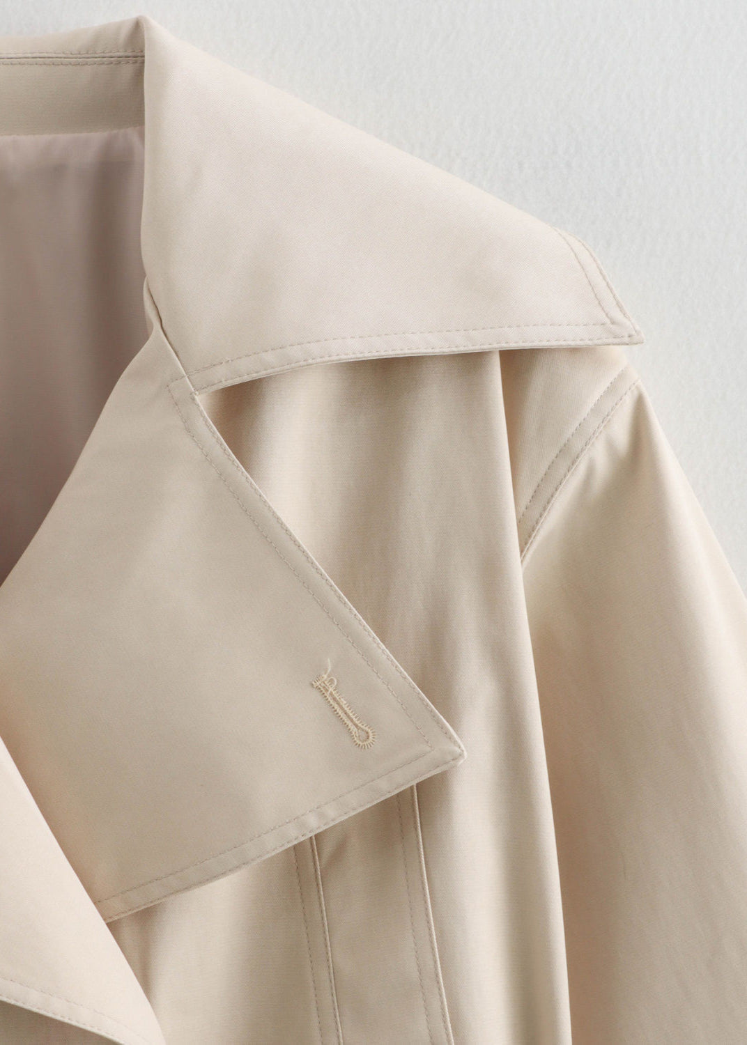 Lune London | Cropped Belt Trench Coat with Oversized Lapels