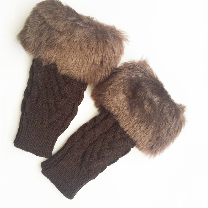 Gloves for women with luxurious faux fur and classic knit pattern Lune London