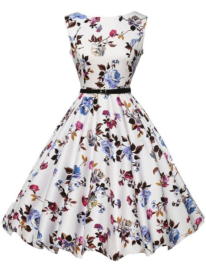 Robe swing pour femmes avec des motifs floraux et une jupe évasée Chic & Stil