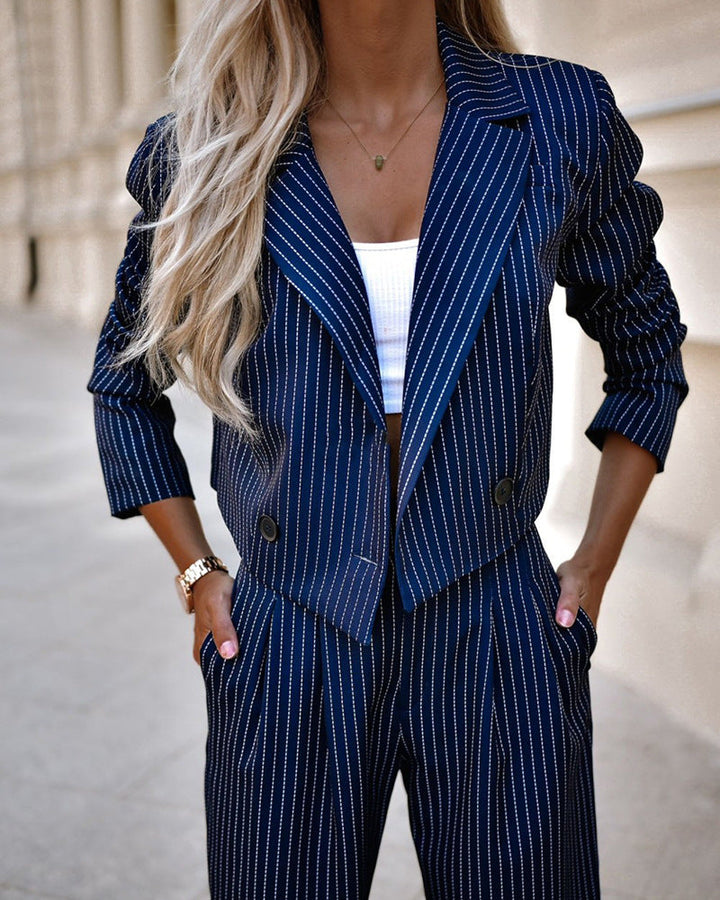 Chic und Stil | Part Blazer and Trousers - Striped Cropped Blazer and Wide Trousers with High Waist