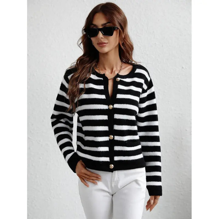 Lune London | Cozy chunky knit sweater with button placket and side pockets