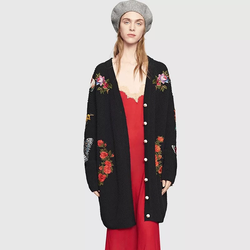 Cardigan pour femme avec motif floral et détails de boutons de haute qualité Chic & Stil