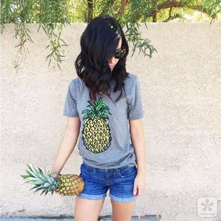 T-shirt pour femmes avec motif ananas joyeux et coupe décontractée Chic & Stil