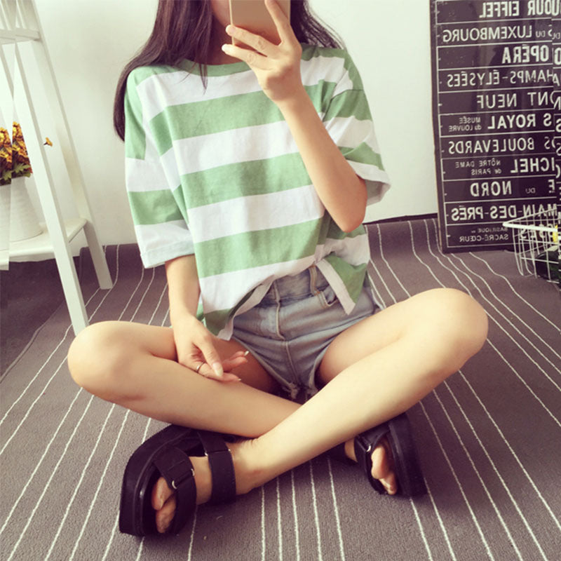 Women's striped oversized T-shirt made of lightweight cotton blend Lune London