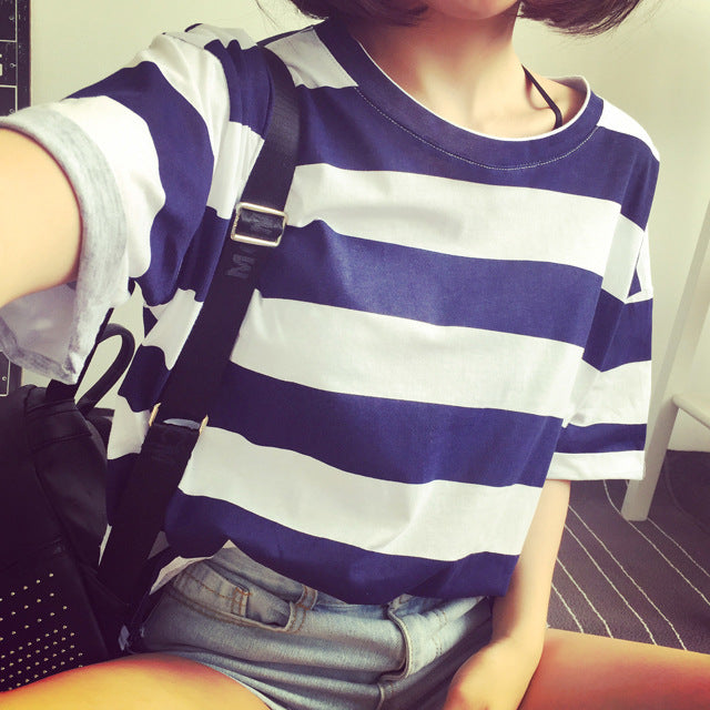 Women's striped oversized T-shirt made of lightweight cotton blend Lune London