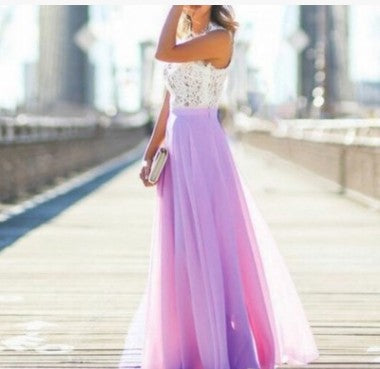 Robes maxi pour femmes avec un haut en dentelle florale et une jupe fluide Chic & Stil