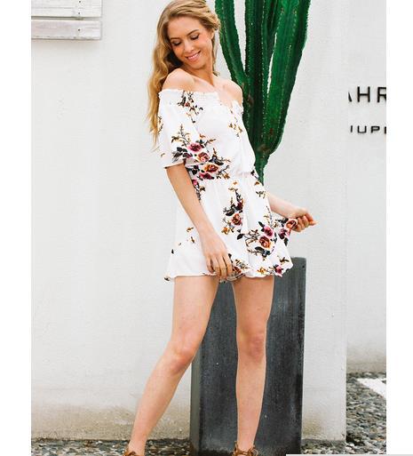 Combinaison femme sans épaule avec design floral et détails volantés Chic & Stil
