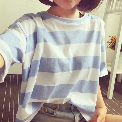 Women's striped oversized T-shirt made of lightweight cotton blend Lune London