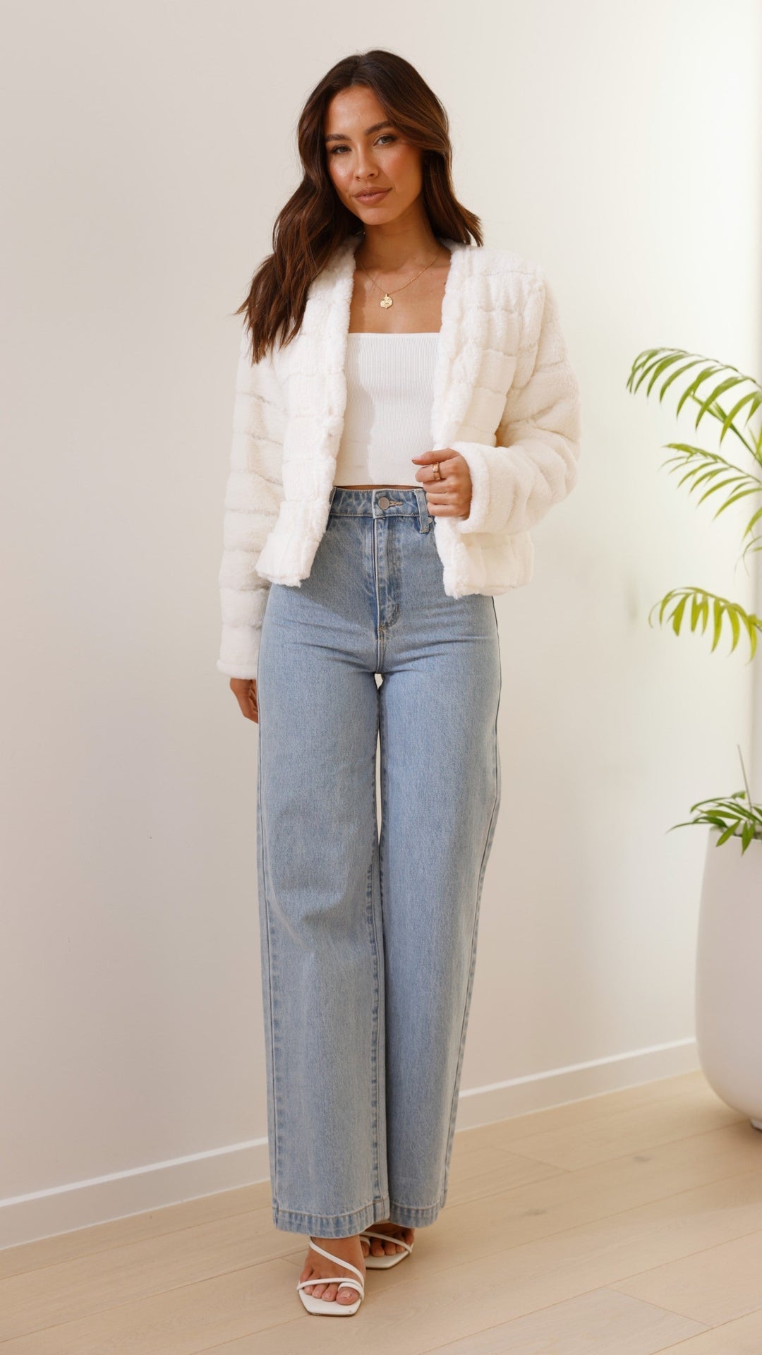 Lune London | Short Jacket - Structured Fit - Quilted Design - Open Front