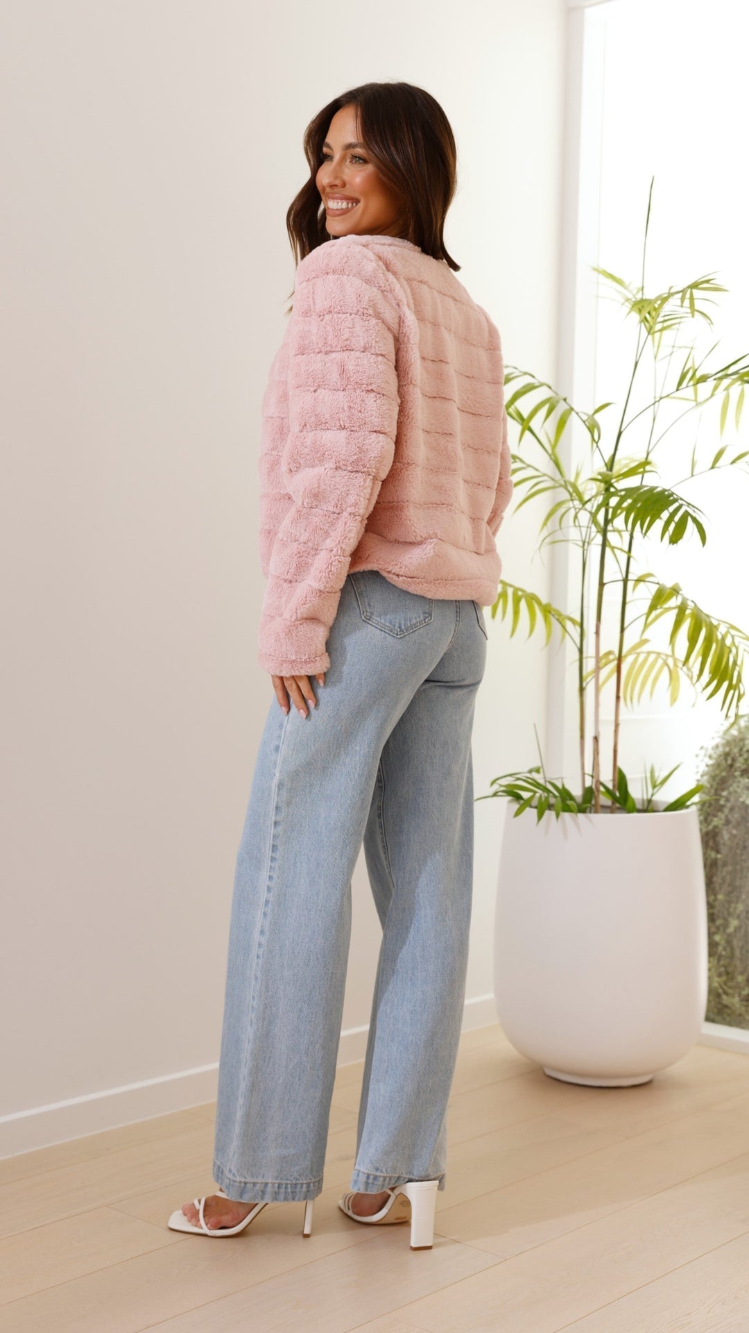 Lune London | Short Jacket - Structured Fit - Quilted Design - Open Front