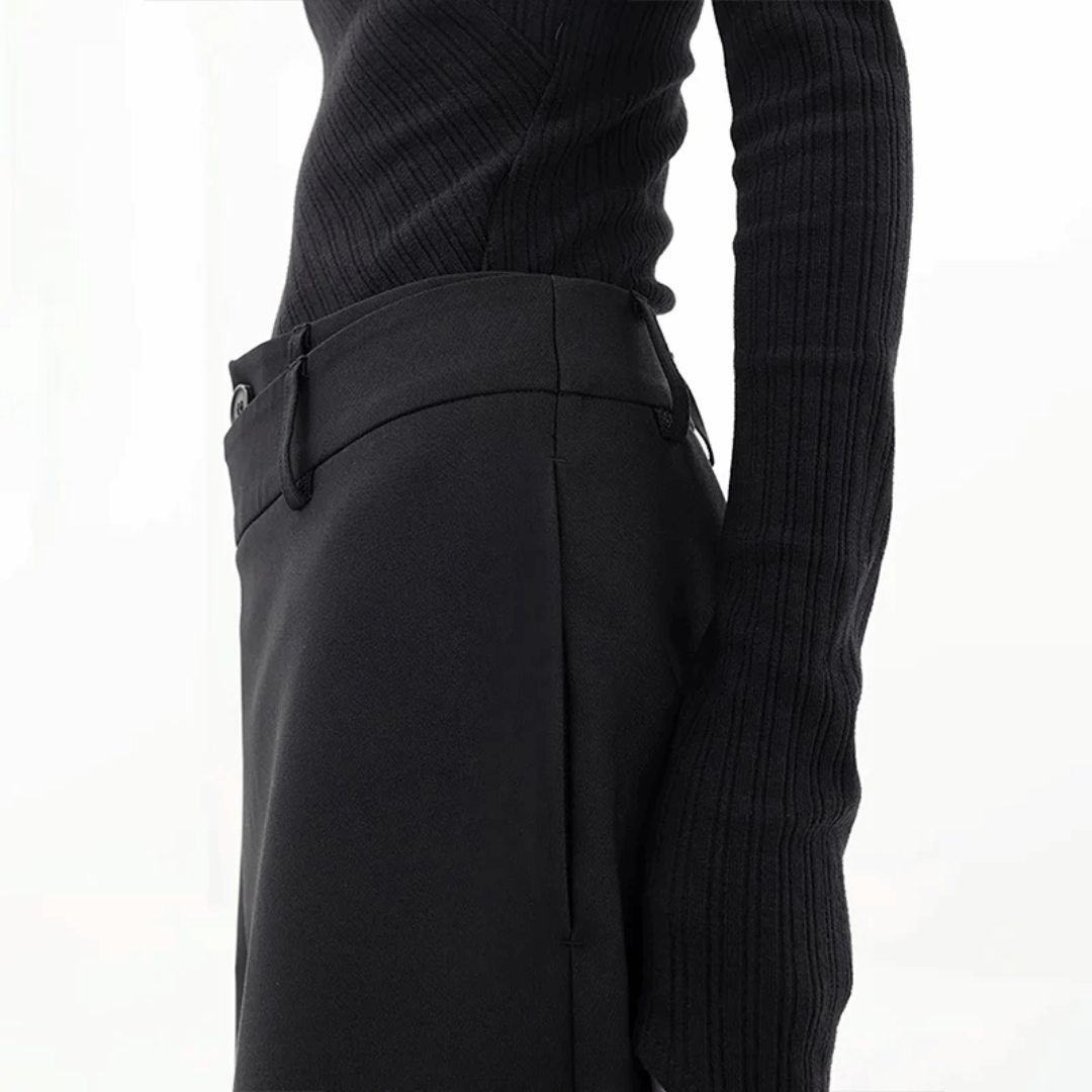 Lune London | Wide pants - Asymmetrical & luxurious wide pants by Isabella Vionnet