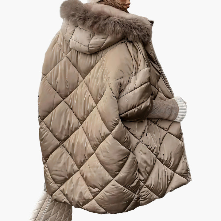 Lune London | Quilted winter jacket with hood and oversized look - Trendy outdoor jacket for cold days