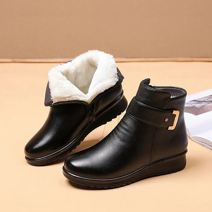Lune London | Orthopedic boots for women with metal buckle in genuine leather and wool