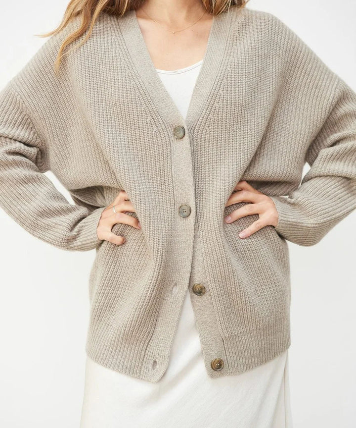 Lune London | Cashmere cardigan - An timeless style meets elegant comfort