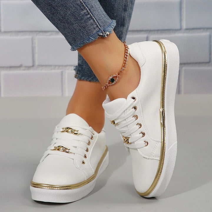 Lune London | Comfortable women's sneakers with gold accents and soft insole for summer