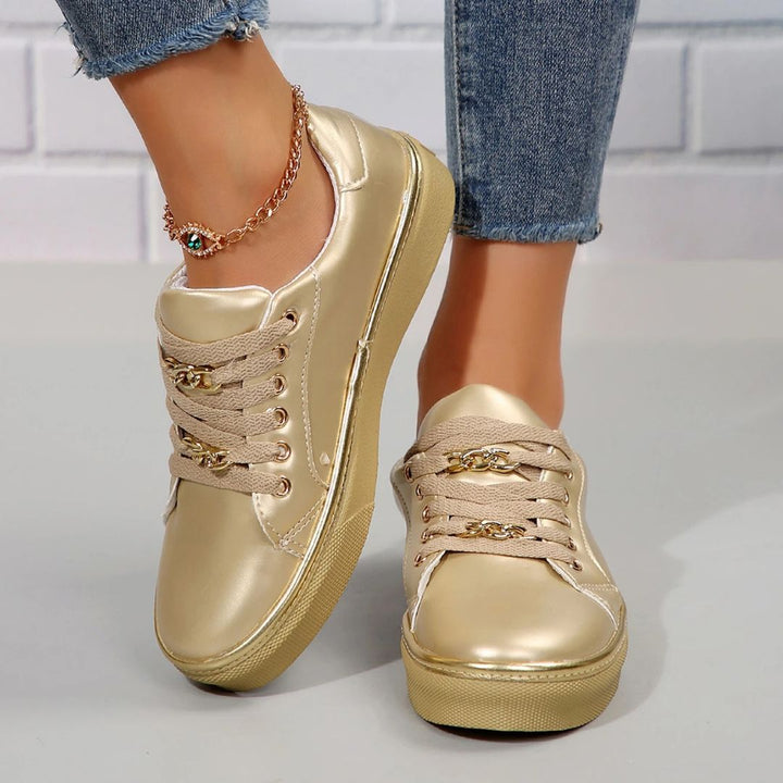 Lune London | Comfortable women's sneakers with gold accents and soft insole for summer