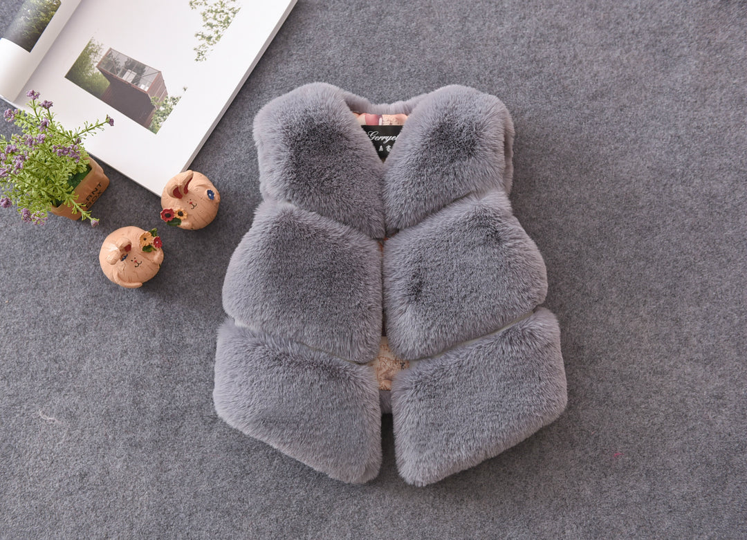 Ladies Cozy Faux Fur Jacket with High Collar Lune London