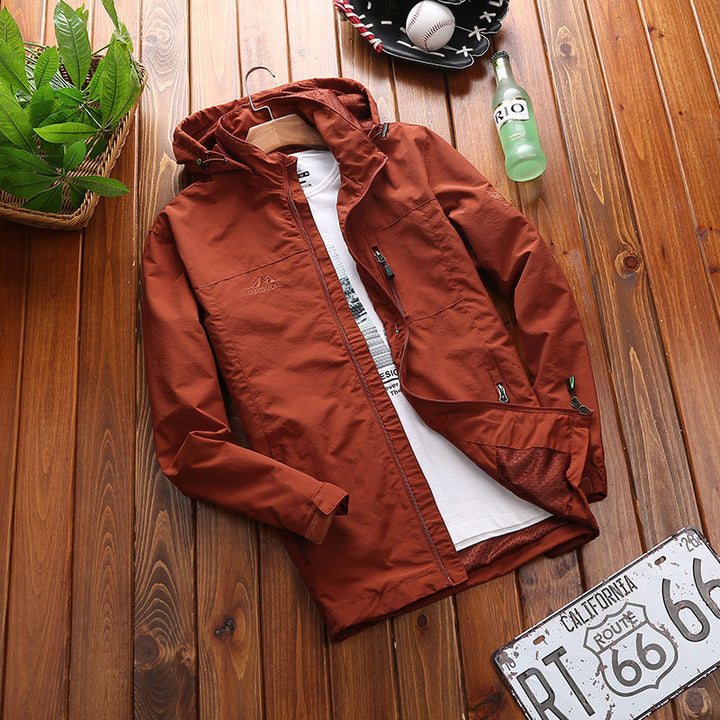 Lightweight jacket for men with adjustable hood and breathable material Lune London