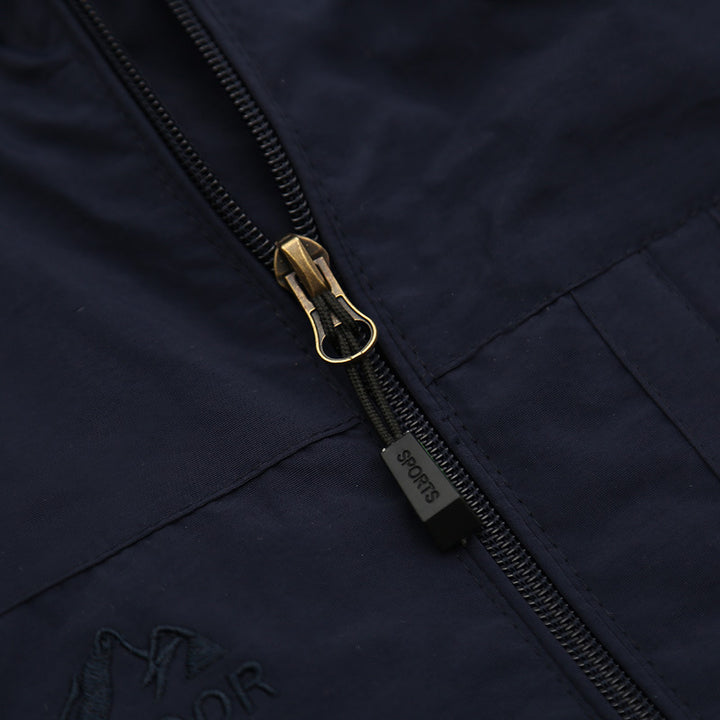 Lightweight jacket for men with adjustable hood and breathable material Lune London