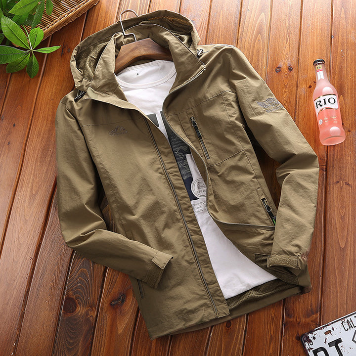 Lightweight jacket for men with adjustable hood and breathable material Lune London