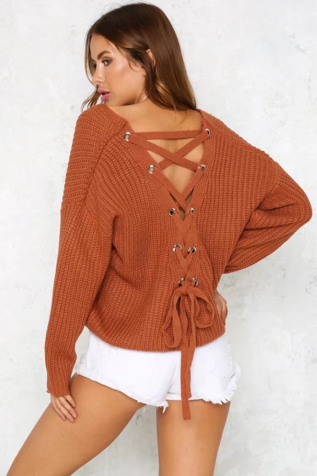 Chunky knit sweater for women with a relaxed fit and deep round neck Lune London