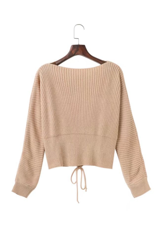 Casual knit sweater for women with an original back detail Lune London