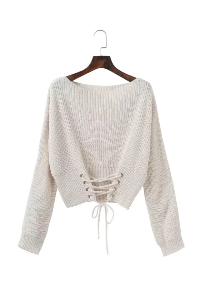 Casual knit sweater for women with an original back detail Lune London