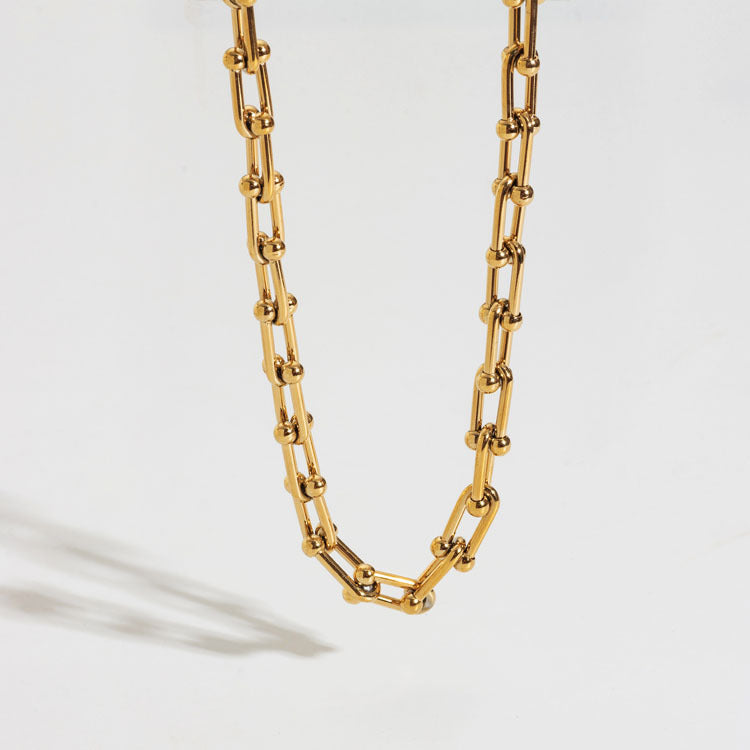 Lune London | Horseshoe Necklace U Shaped Clasp Thick Chain