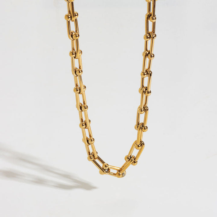 Lune London | Horseshoe Necklace U Shaped Clasp Thick Chain
