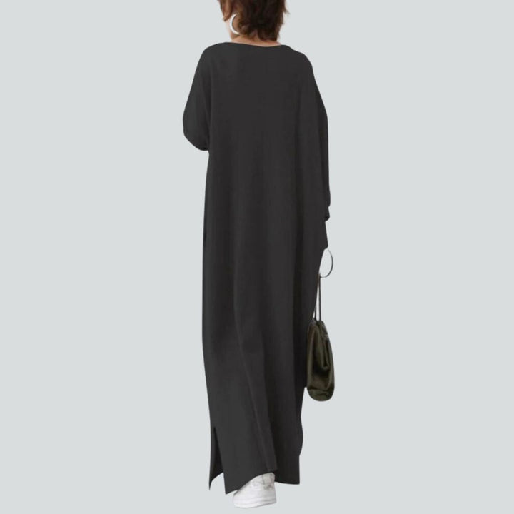 Lune London | Maxi sweater dress with V-neckline and long sleeves in a relaxed fit