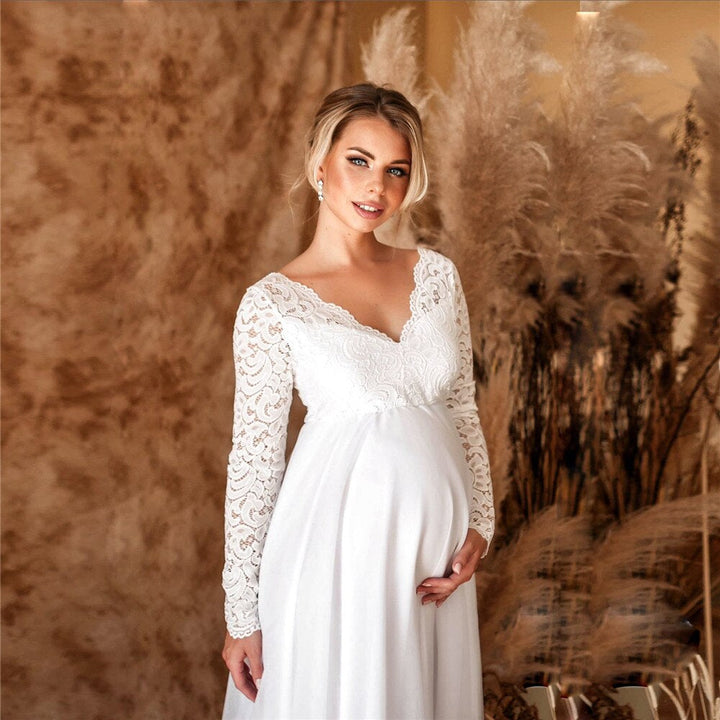 Lune London | Elegant Lace Maxi Dress for Pregnant Women