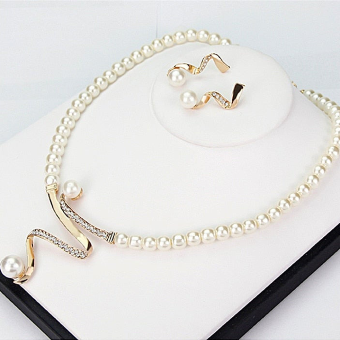 Lune London | Natürliche Perlenkette + Ohrring Satz Gold