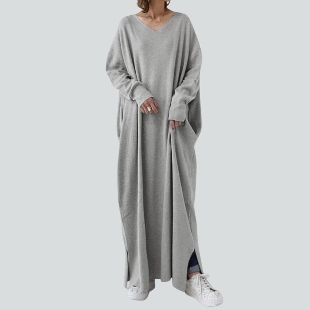 Lune London | Maxi sweater dress with V-neckline and long sleeves in a relaxed fit