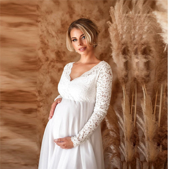 Lune London | Elegant Lace Maxi Dress for Pregnant Women
