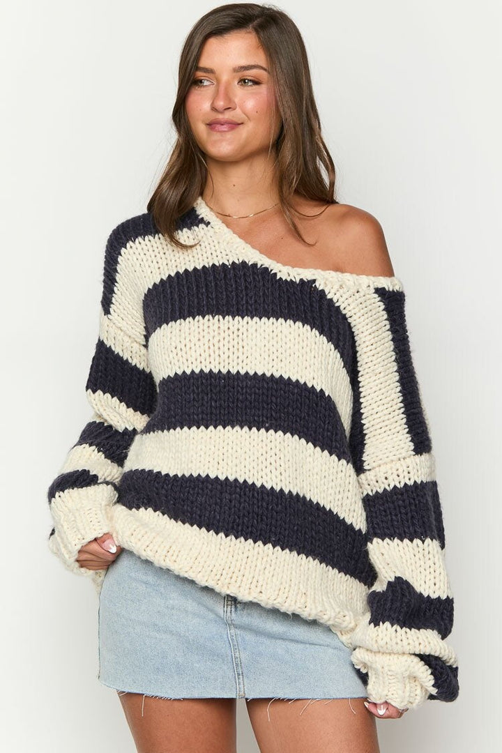 Chic und Stil | Cozy off-the-shoulder striped knit sweater for autumn layers