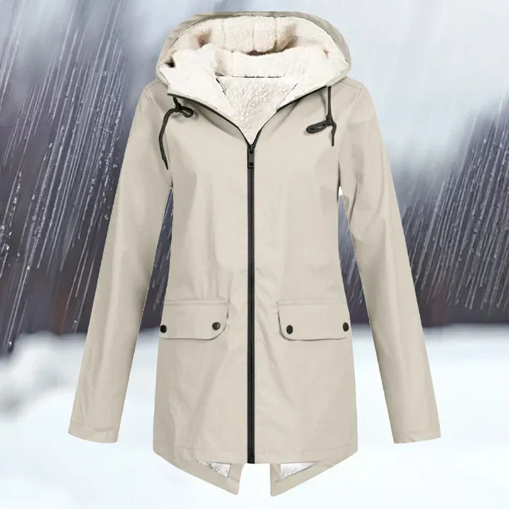 Lune London | a waterproof jacket with hood and reinforcement