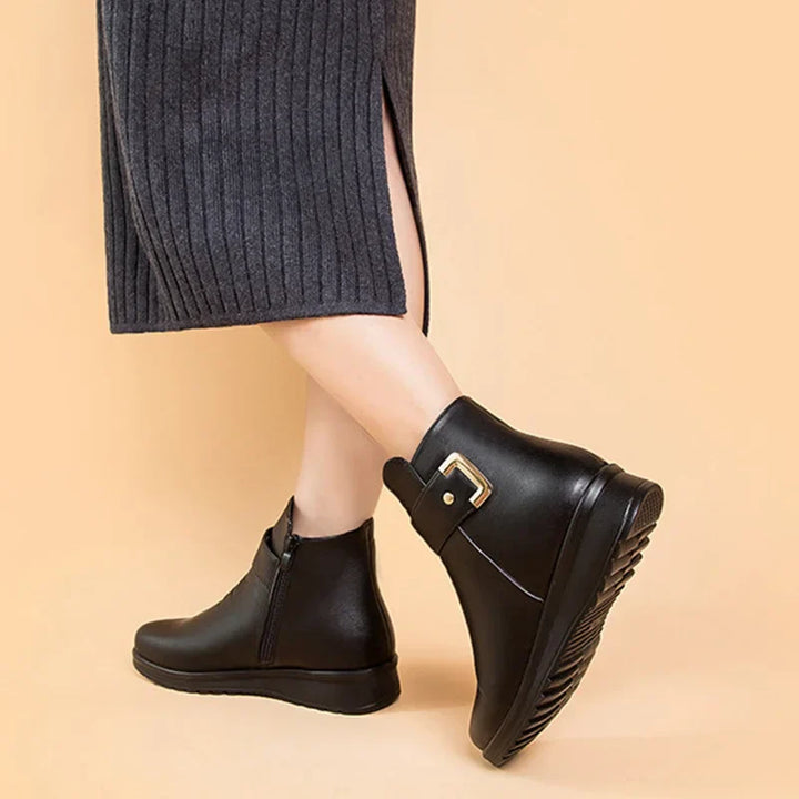 Lune London | Orthopedic boots for women with metal buckle in genuine leather and wool