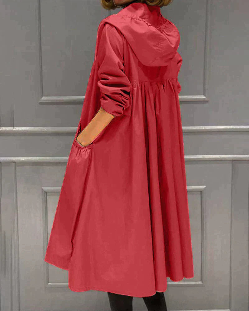 Lune London | Chic shoulder-length raincoat for women