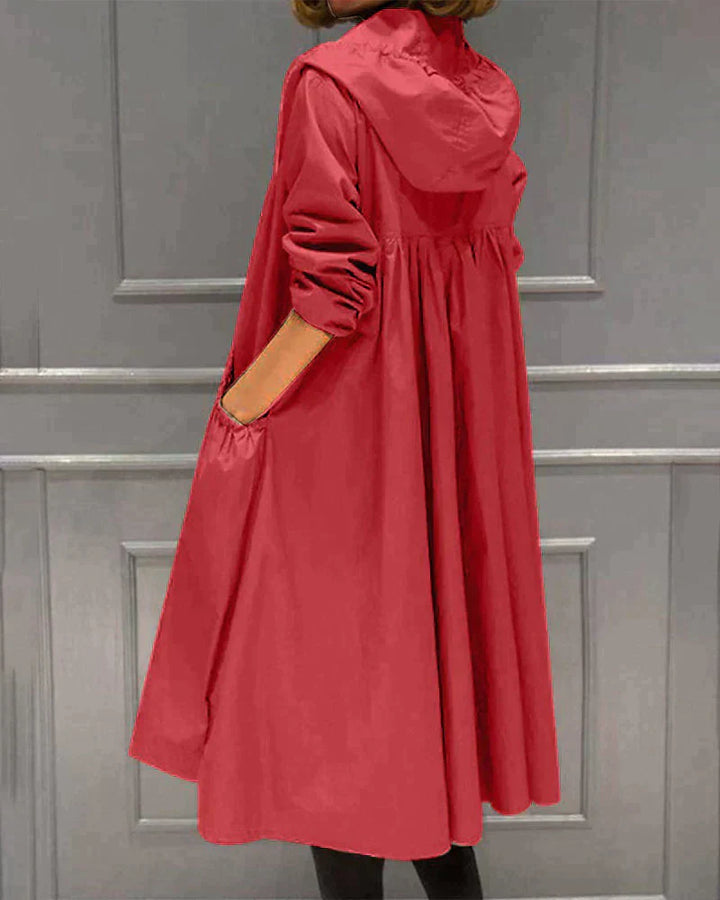 Lune London | Chic shoulder-length raincoat for women