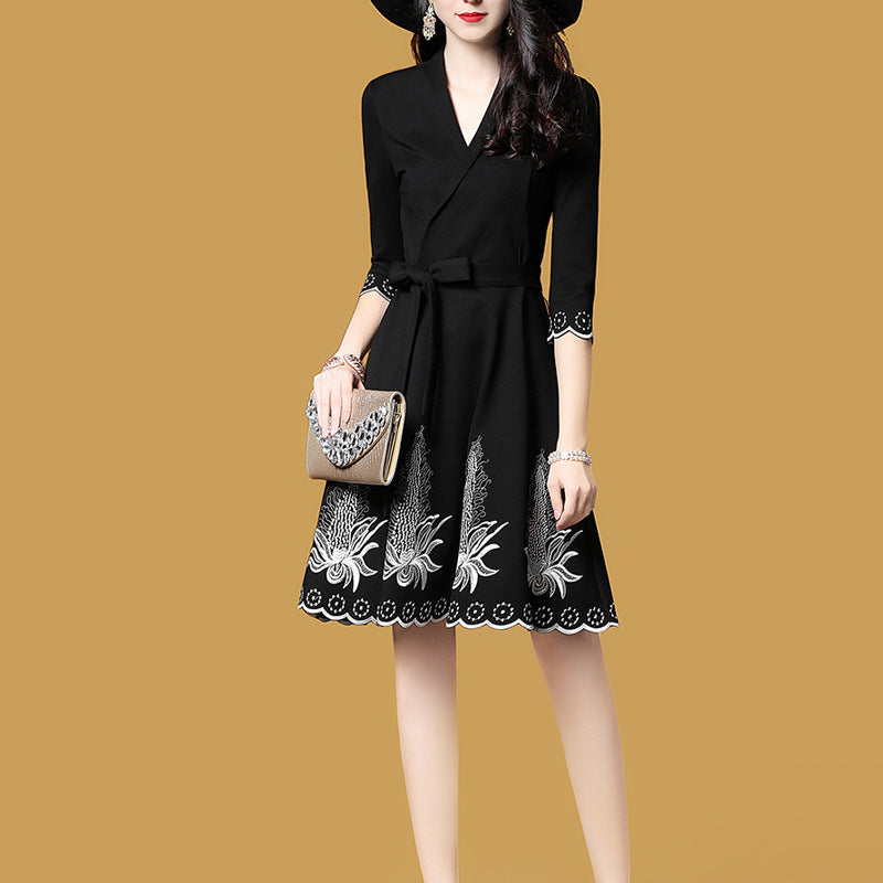 Elegant A-line dress embroidered Lune London ladies