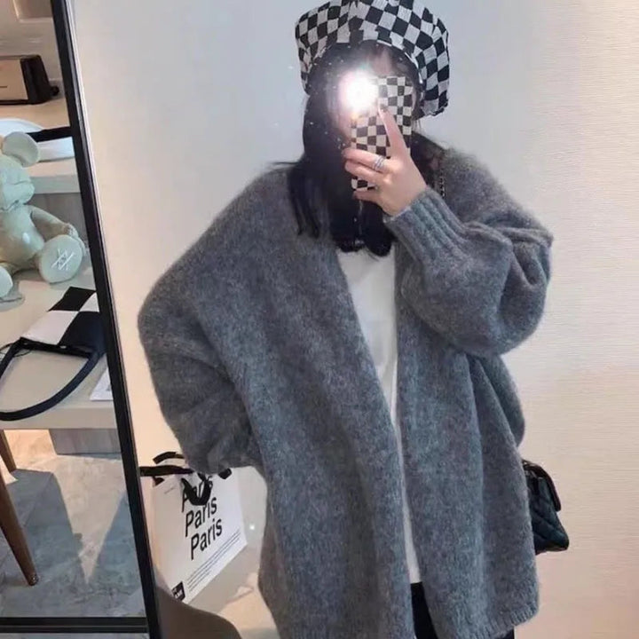 Lune London | Cozy oversized knit cardigan with button closure