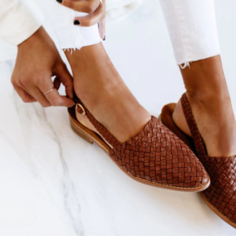 Chic und Stil | Handwoven Sandals