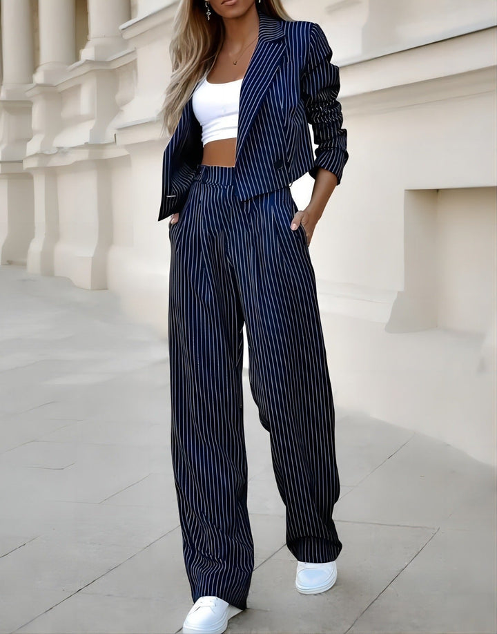 Chic und Stil | Part Blazer and Trousers - Striped Cropped Blazer and Wide Trousers with High Waist