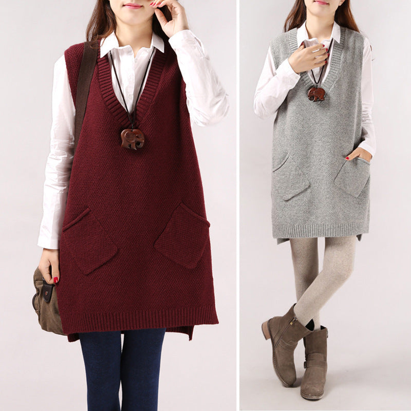 Knitted cardigan for women with V-neck and patch pockets Lune London